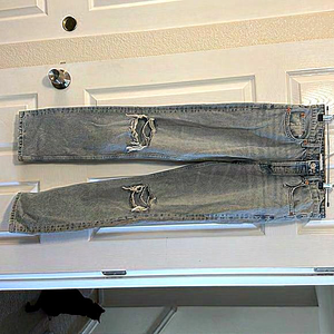 NWT‎ Zara distressed light jeans size 4